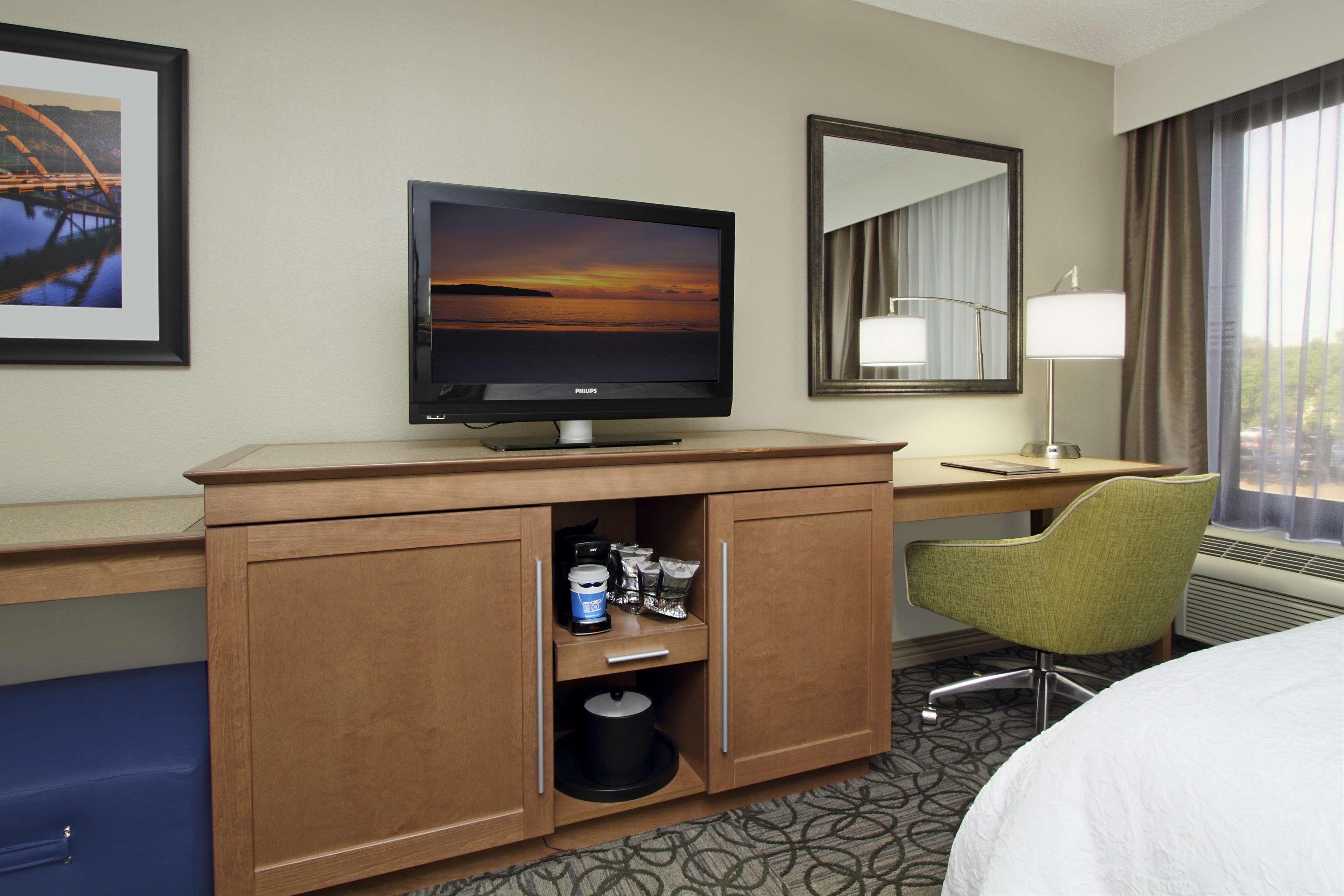 Hampton By Hilton Austin South - I-35 & Ben White Hotel Ngoại thất bức ảnh