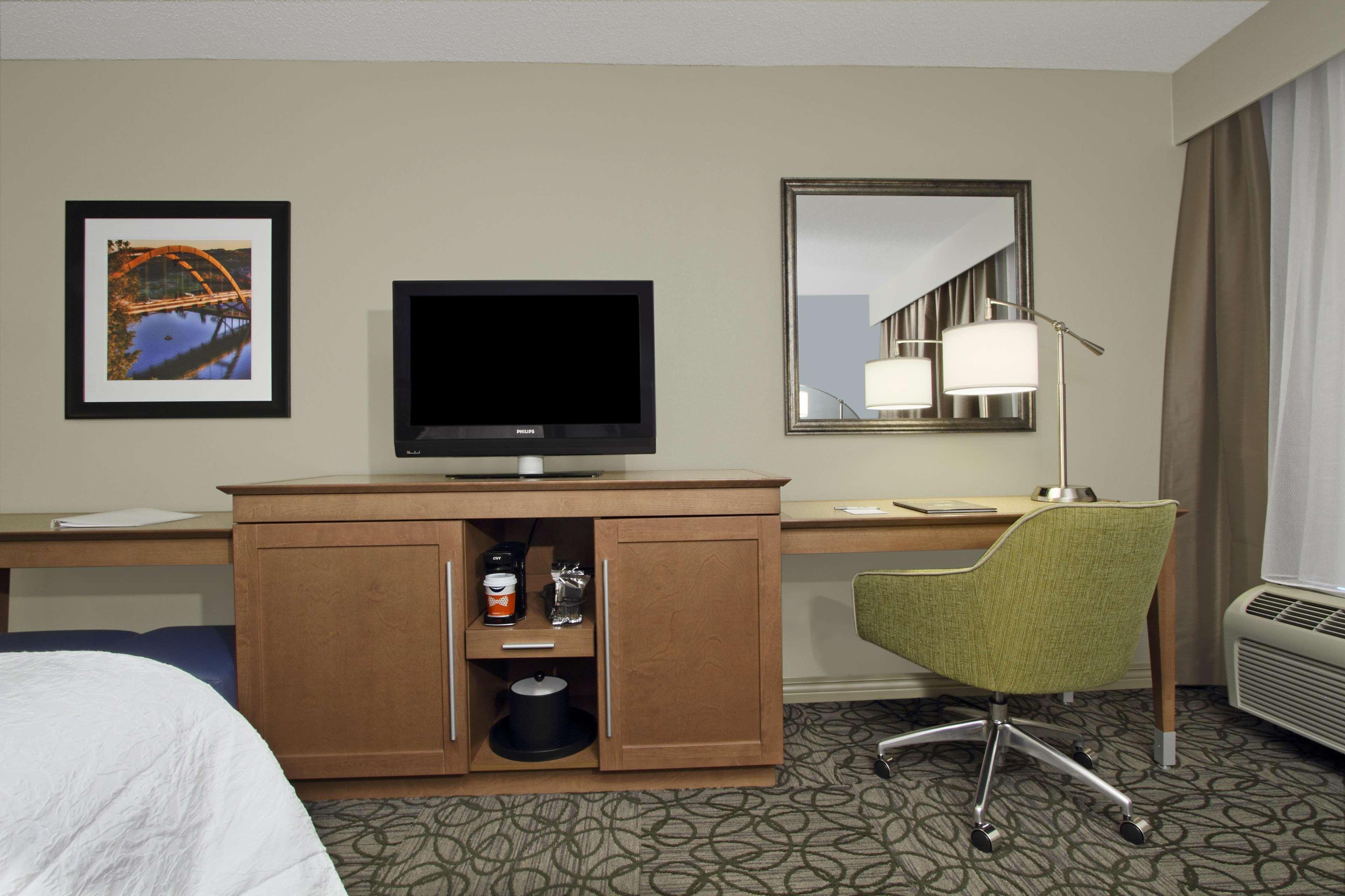 Hampton By Hilton Austin South - I-35 & Ben White Hotel Ngoại thất bức ảnh